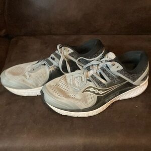 Saucony Everun Omni 150 mens size 11 in good condition see photos